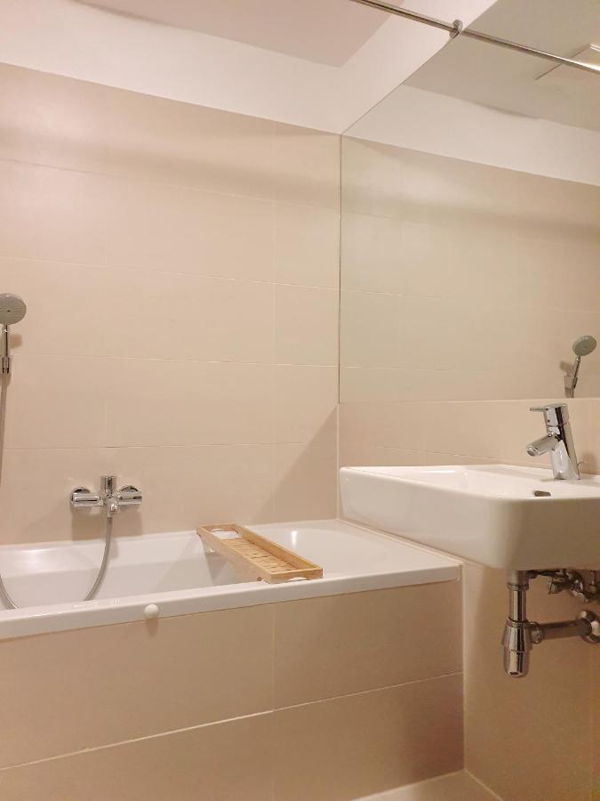 Near Lake Two Bedroom Duplex Apartment Vienna Luaran gambar